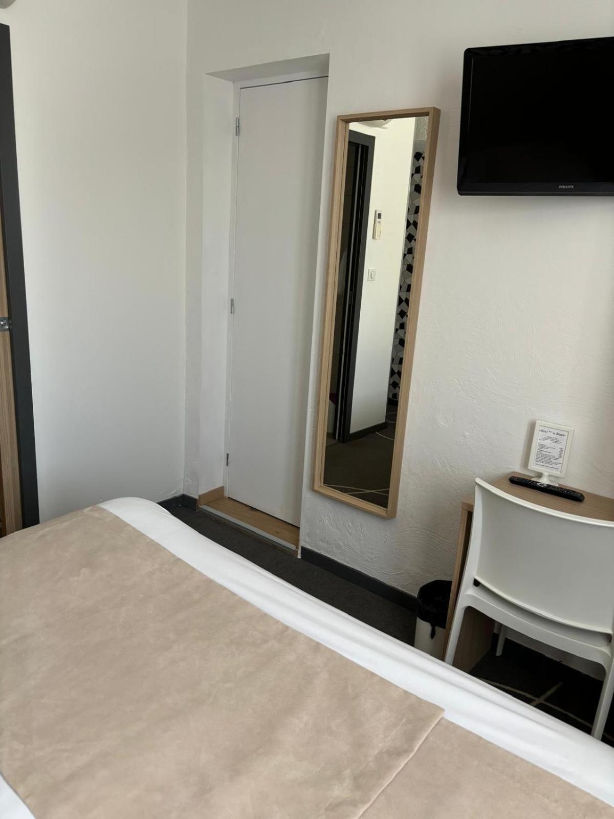 Hotel Le Blason アンボワーズ エクステリア 写真