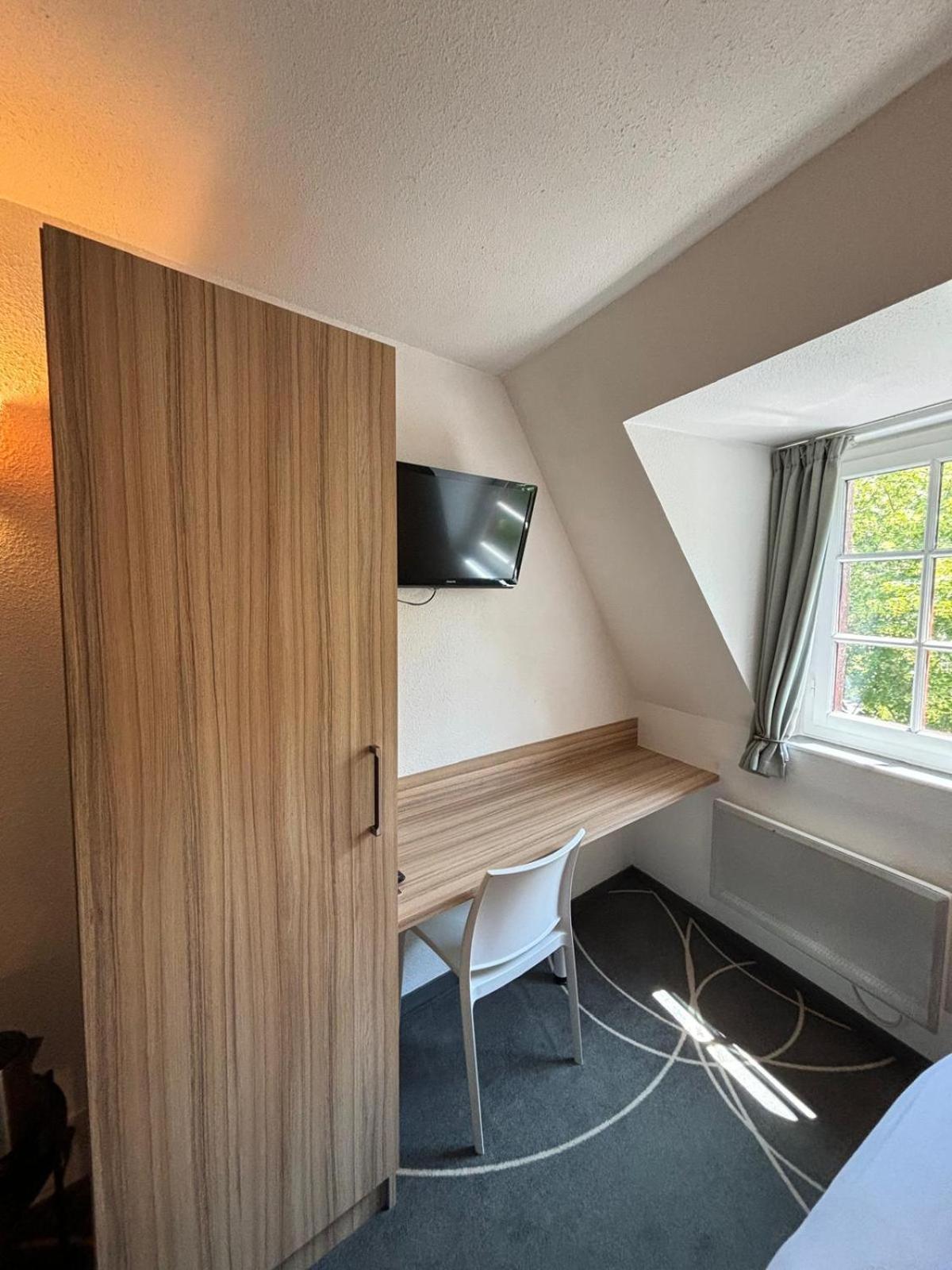 Hotel Le Blason アンボワーズ エクステリア 写真