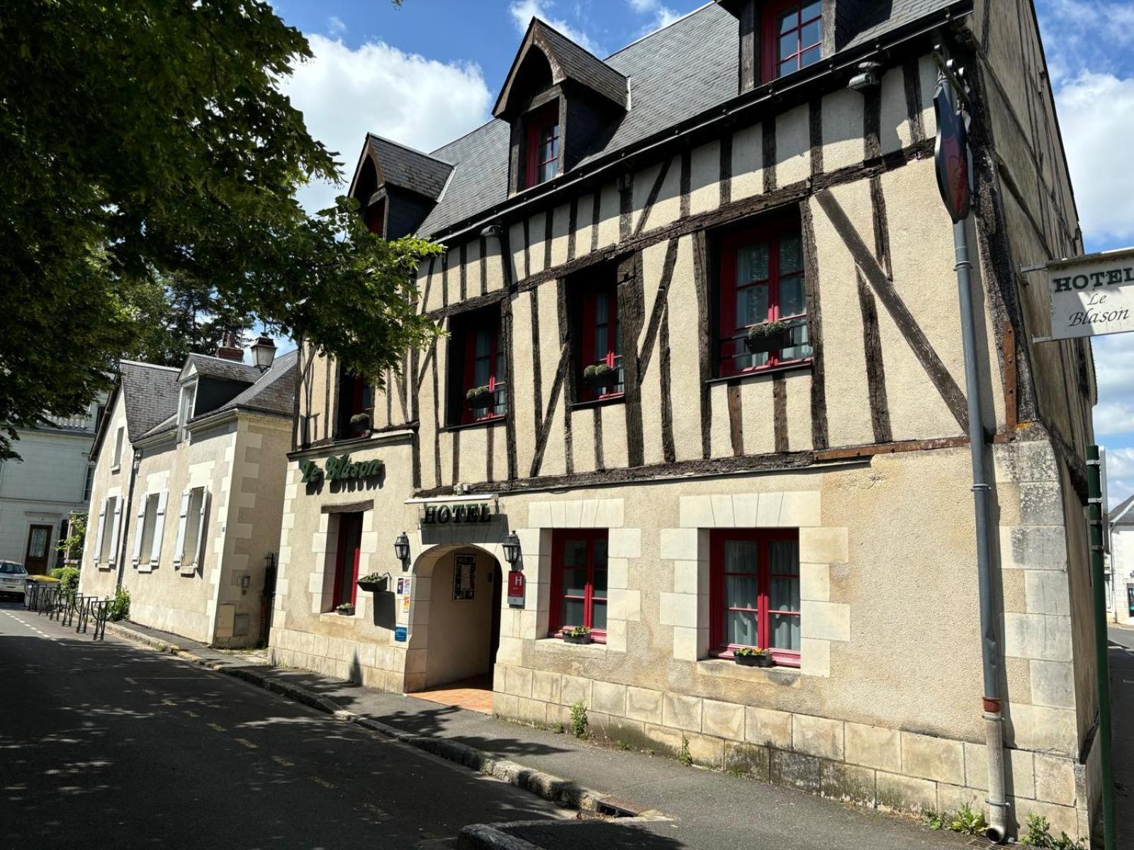 Hotel Le Blason アンボワーズ エクステリア 写真