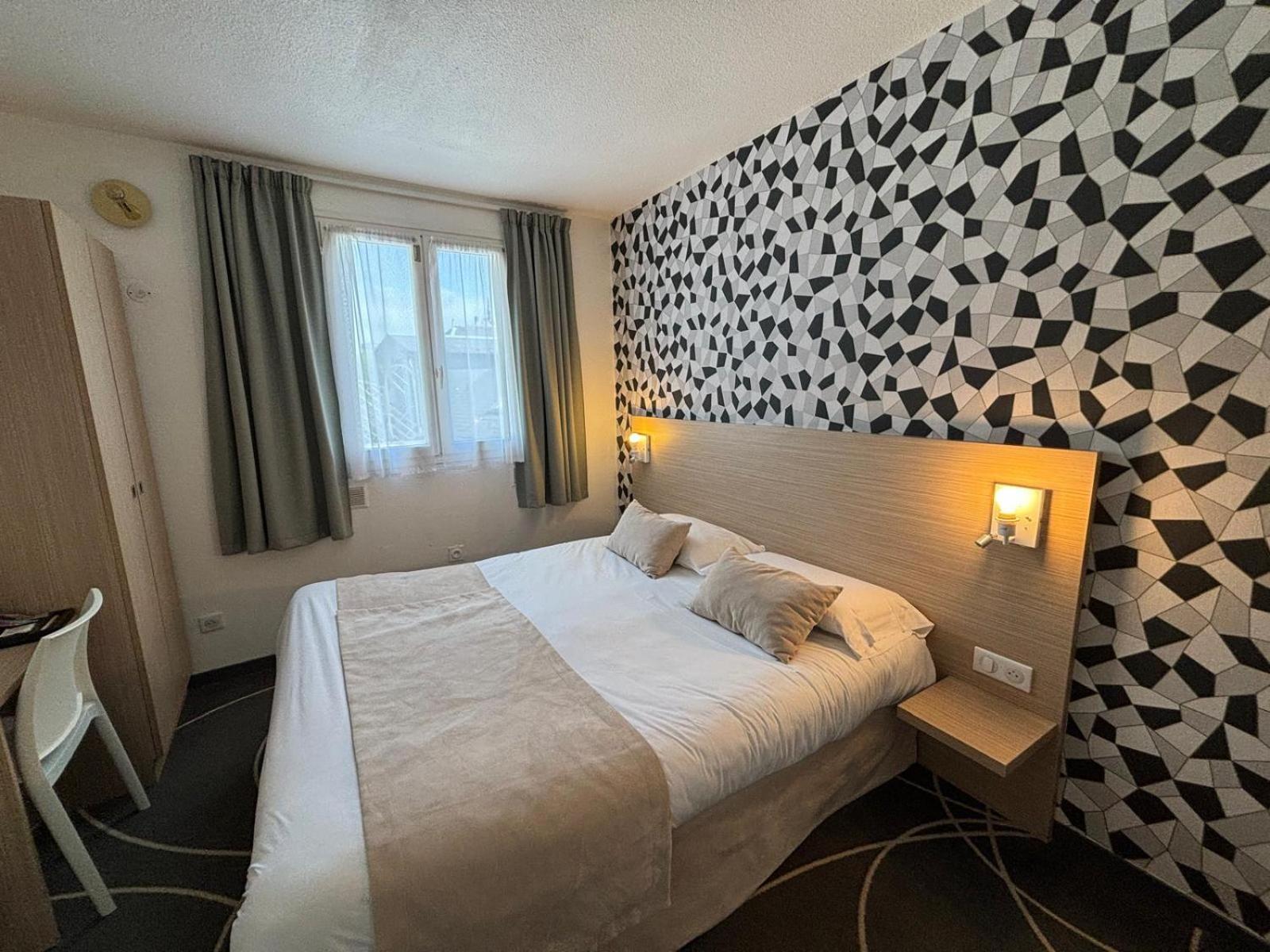 Hotel Le Blason アンボワーズ エクステリア 写真